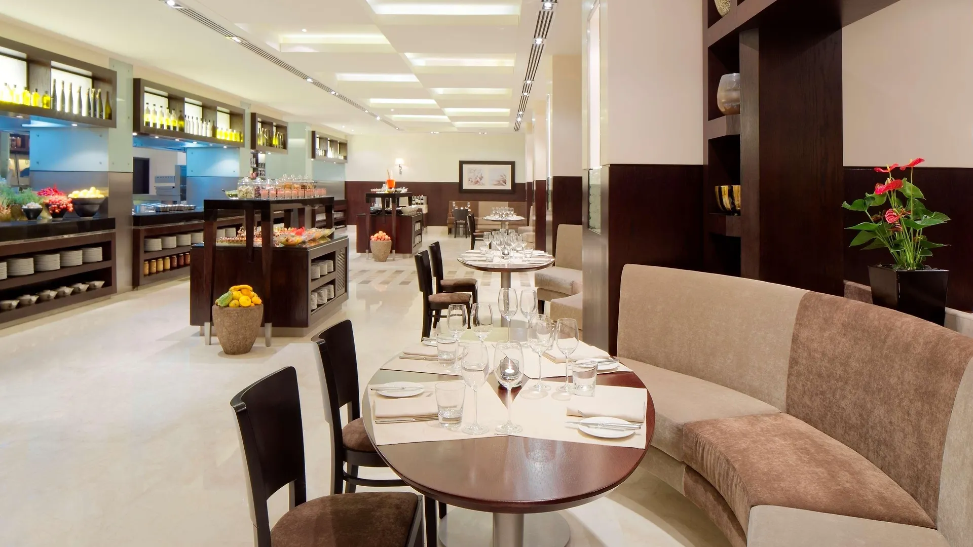 Hyatt Regency Dubai - Corniche Ξενοδοχείο 5*,  Ηνωμένα Αραβικά Εμιράτα