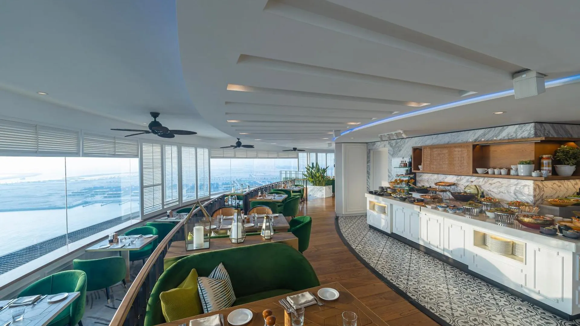 Hyatt Regency Dubai - Corniche Hotel