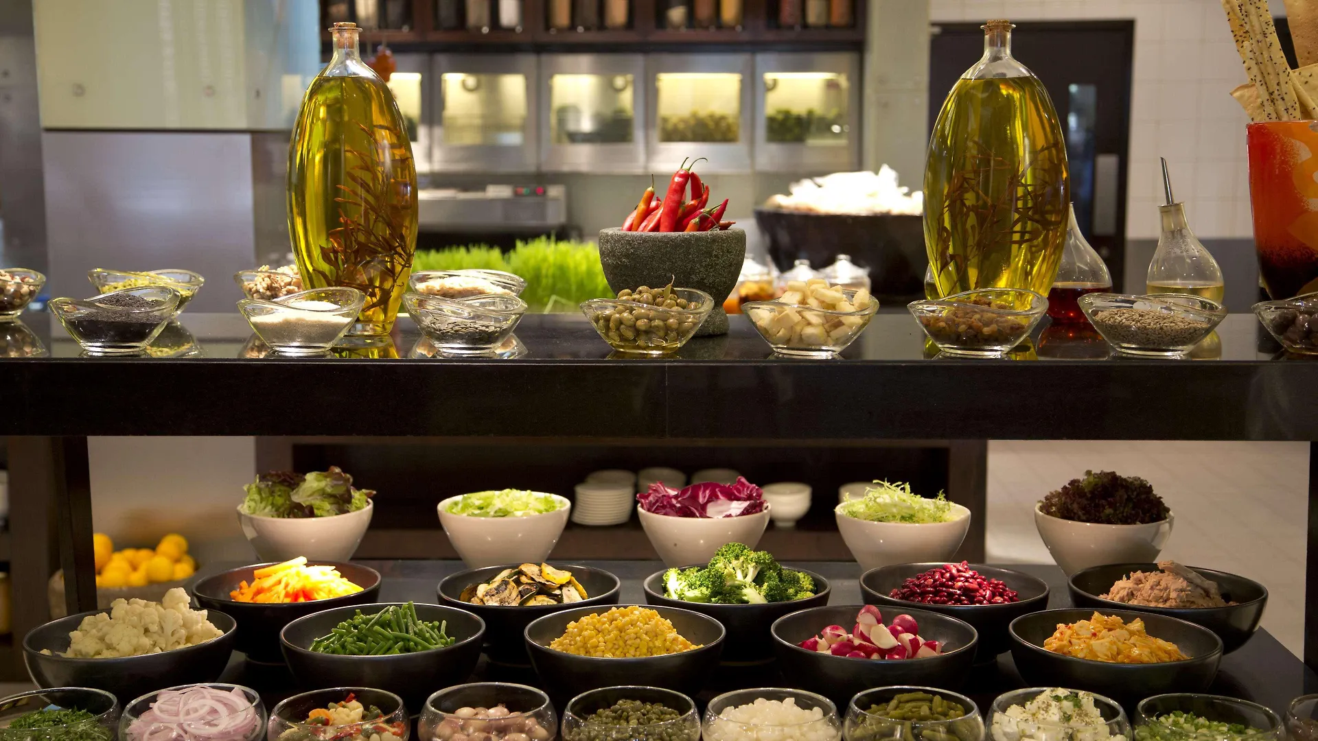 Hyatt Regency Dubai - Corniche Otel 5*,