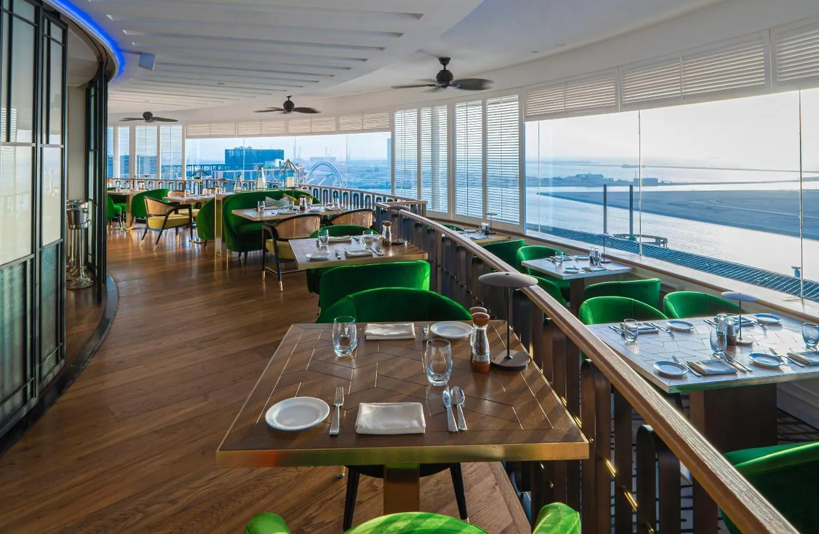 Hyatt Regency Dubai - Corniche Otel 5*,