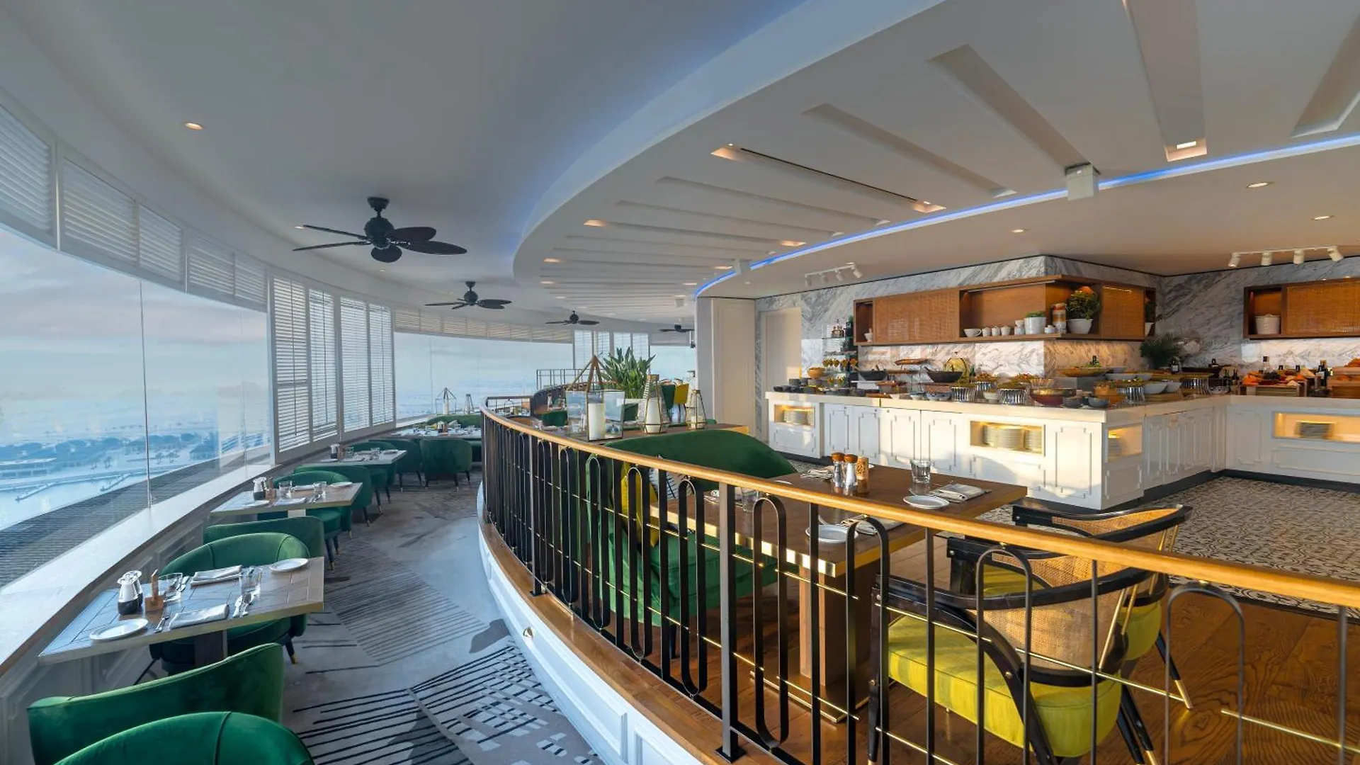 Hyatt Regency Dubai - Corniche Otel 5*,