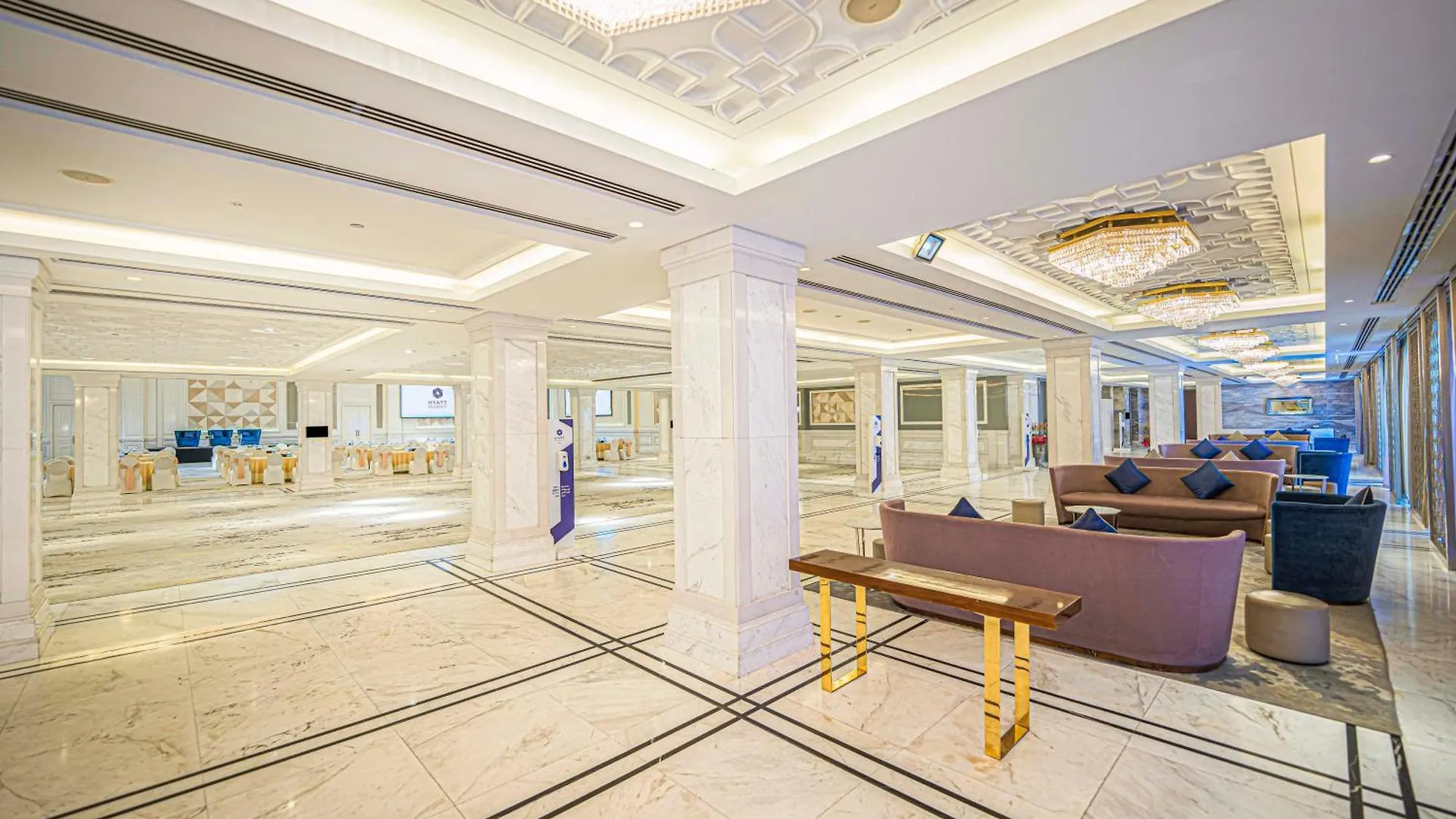 Hyatt Regency Dubai - Corniche Otel
