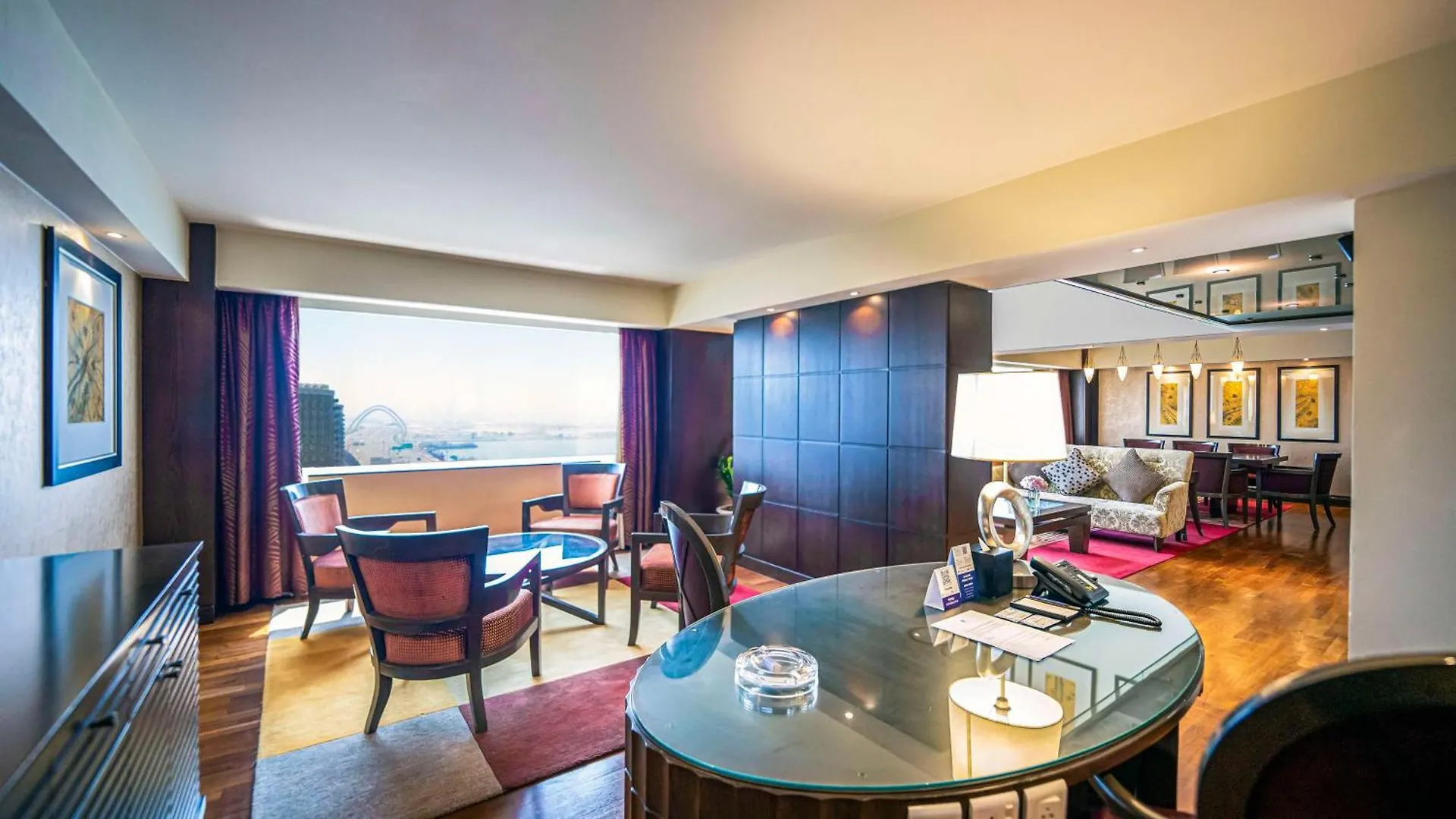 Hyatt Regency Dubai - Corniche Otel 5*,