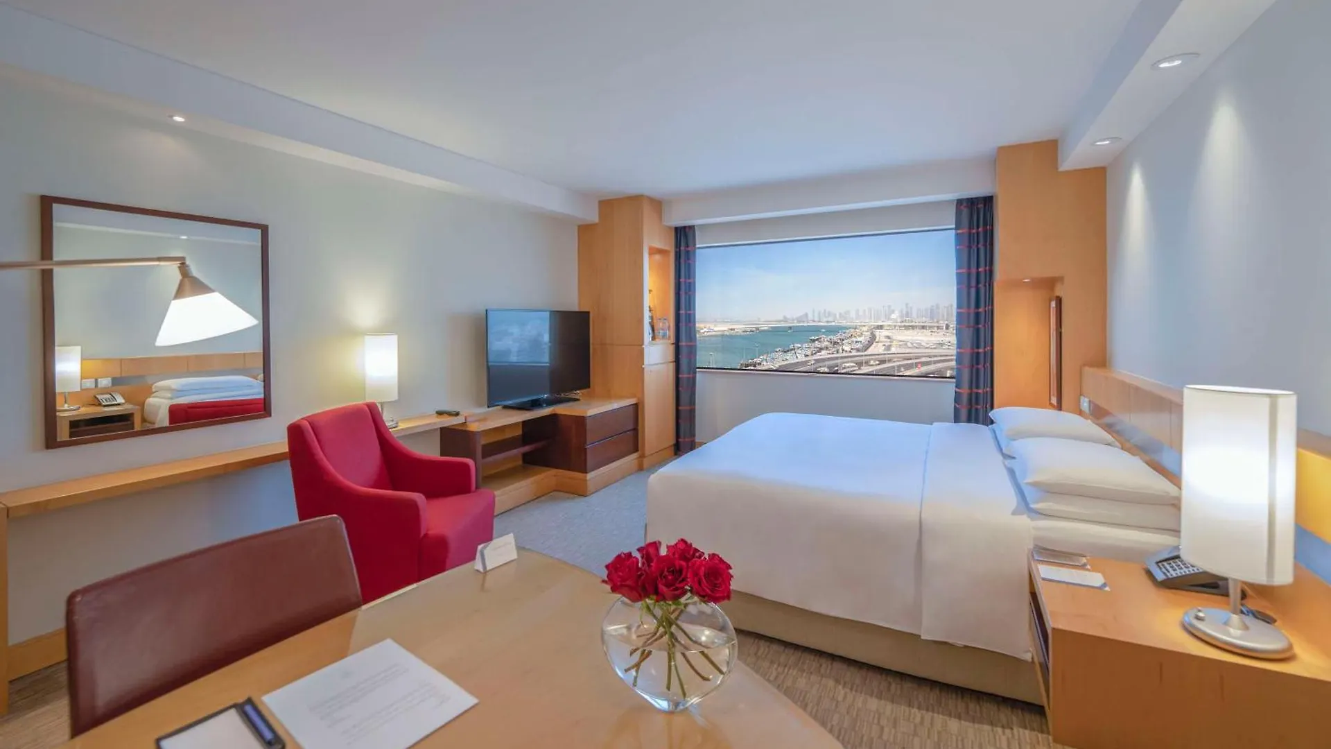 Hyatt Regency Dubai - Corniche Otel 5*,  Birleşik Arap Emirlikleri