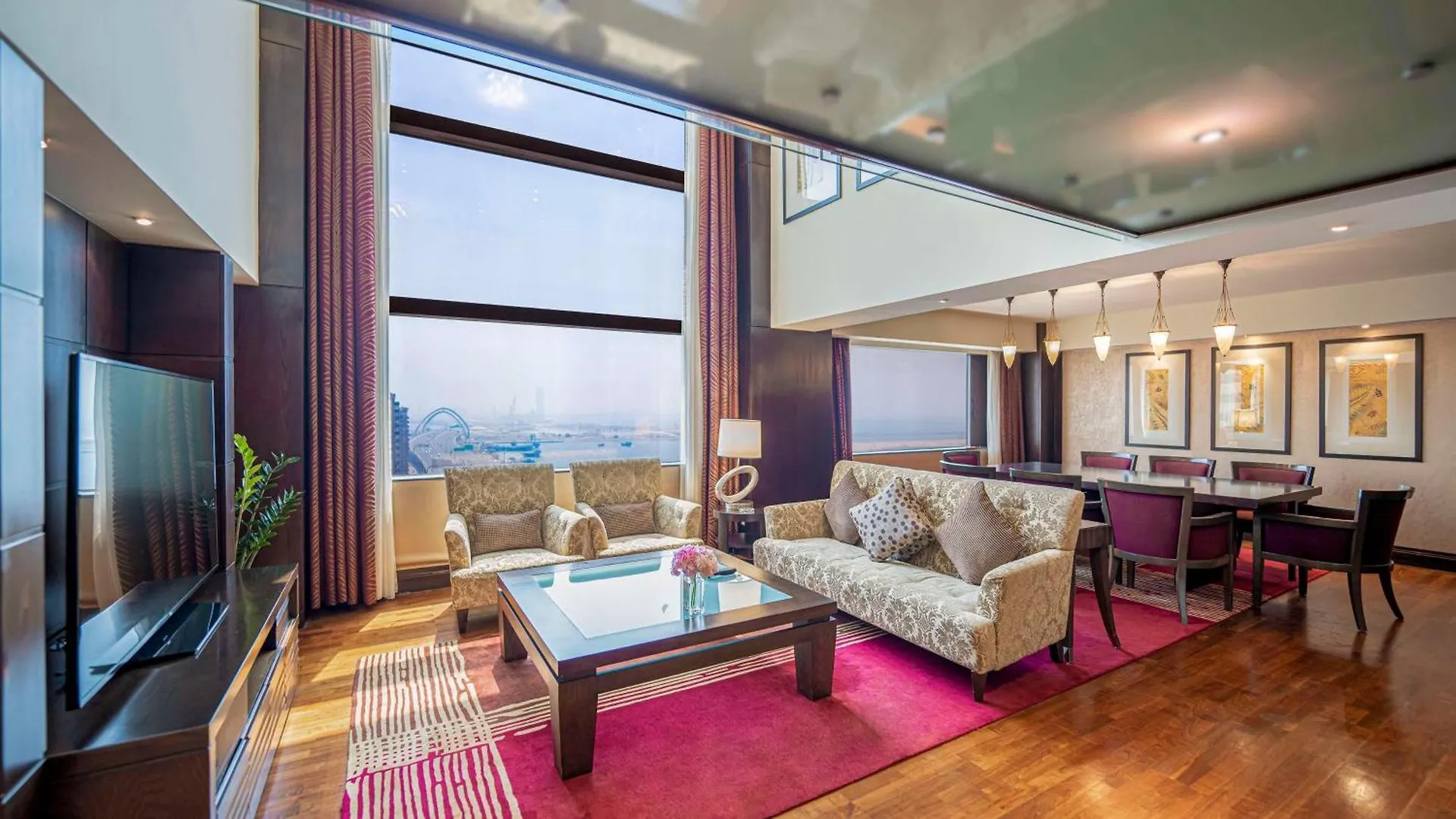 Hyatt Regency Dubai - Corniche Otel 5*,