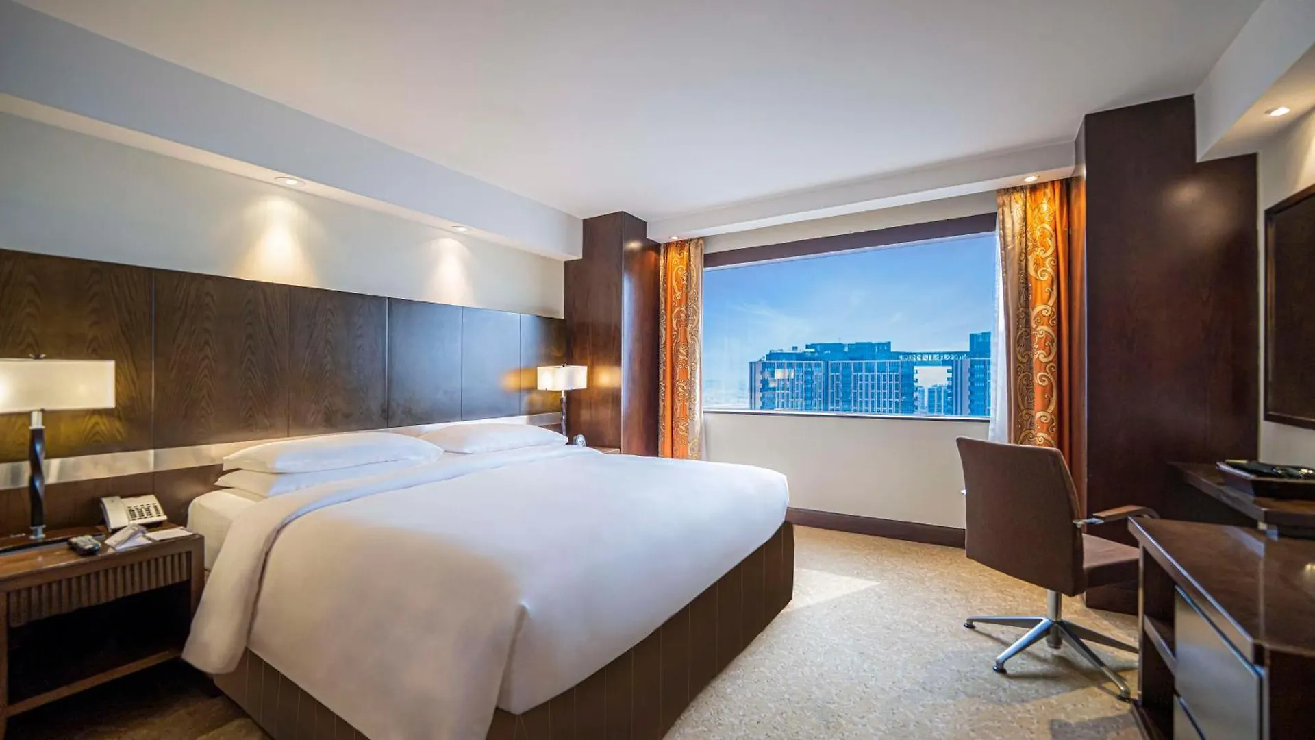 Hyatt Regency Dubai - Corniche Otel